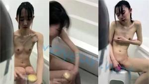 JKofuro1231_g "कोटो ○ यूई ○" घर पर स्नान में मेरे सबसे अच्छे दोस्त के छोटे स्तन वाले जे○ को बार-बार चरमोत्कर्ष पर सफलतापूर्वक गुप्त रूप से फिल्माया गया!