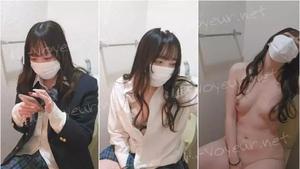 Video voyeur de la súper linda JK en el ascensor con Jumpy Ona (bonificación)