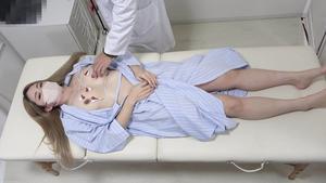 nikakennsinn_4 Verbotener Elektrokardiogramm-Test einer großbrüstigen Schönheit [sexuelle Belästigung/Arzt]