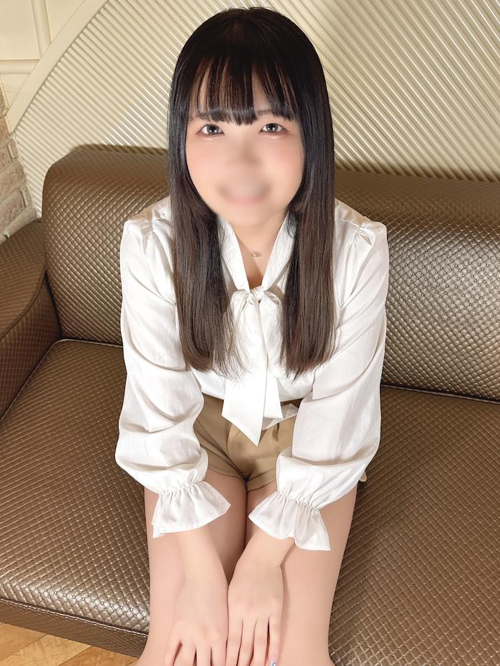 FC2PPV 4391667 [天然阴部× 18 岁的不道德感] * 面部外观有奖金♡无辜的 JD Kotone-chan，18 岁当她责备自己的美丽乳房并变得淫荡时，她做出了快乐的色情脸和大量射精。 ♡
